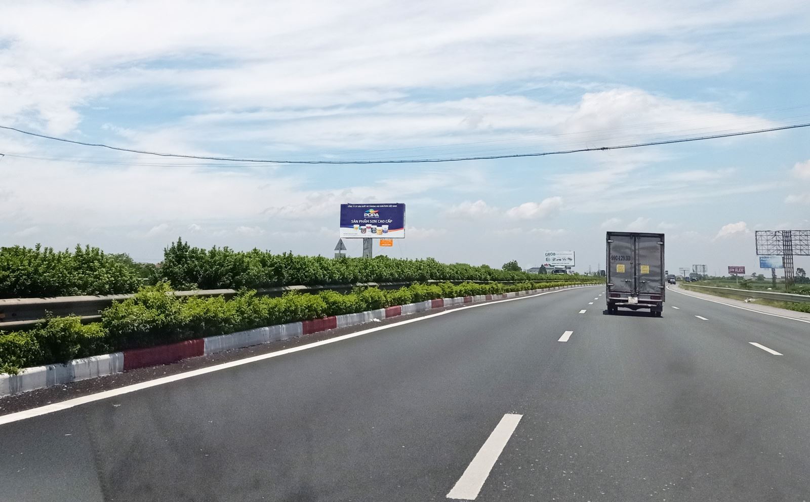 Hình ảnh Sơn Popa trên đường cao tốc Pháp Vân Cầu Giẽ